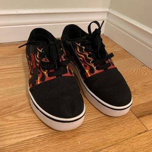 Heelys sneakers for youth